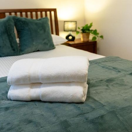 Notting Hill Cozy 2 Bedroom Flat ลอนดอน ภายนอก รูปภาพ